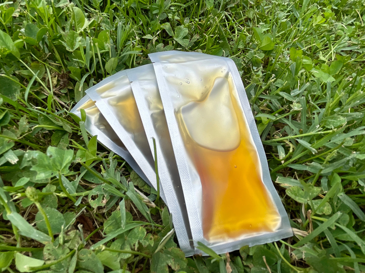 Single serving energy pack of raw honey